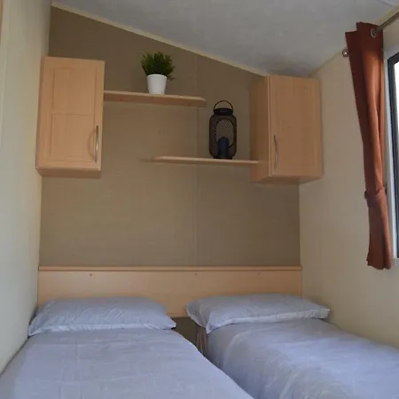 Static Caravan-haven, Like District 3*